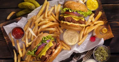 Stire din Actualitate : Un stat din Europa interzice reclamele la fast-food, dulciuri şi semipreparate pe timpul zilei