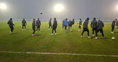 Stire din Sport : FC Farul Constanța dă startul anului 2026 cu primul antrenament