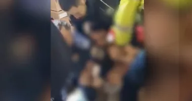 Stire din Eveniment : Scandal provocat de un bărbat beat într-un local. Agenţii, muşcaţi de individ