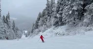 Stire din Actualitate : De sezon! Încă o pârtie - Sulinar - se deschide miercuri în Poiana Brașov