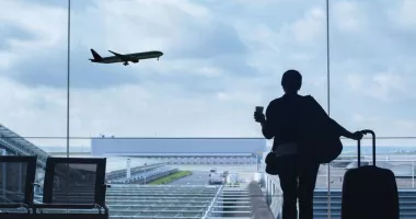 Stire din Actualitate : Vești bune pentru pasageri. Despăgubiri mai ușor de obținut și locuri gratuite pentru familii în avion
