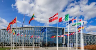 Stire din Actualitate : NATO își va spori stocurile de arme și muniții pe flancul estic