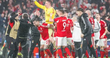 Stire din Sport : Fotbal: Benfica Lisabona, calificare spectaculoasă în play-off-ul Ligii Campionilor. Inter Milano, victorie la Dortmund