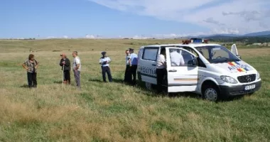 Stire din Eveniment : Descoperire șocantă! Mai multe fragmente dintr-un cadavru, găsite în câmp