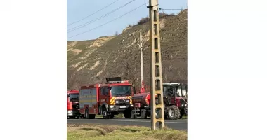 Casă mistuită de flăcări în Ostrov (Tulcea). Salvare la limită pentru o locuitoare - 2