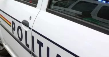 Stire din Eveniment : Beat criță la volan, a provocat un carambol și a izbit o mașină de poliție după un impact în lanț