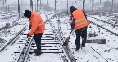 Stire din Economie : SRCF Constanța: Circulația pe calea ferată în condiții de iarnă, cu restricții de viteză