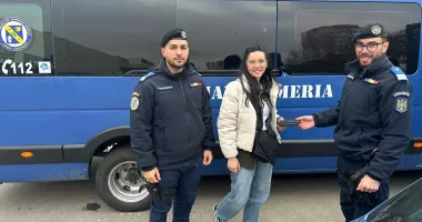 Stire din Eveniment : Spirit civic la malul mării: taximetristul a apelat la jandarmi pentru restituirea unui portofel