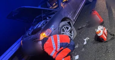 Stire din Eveniment : Impact devastator. Doi pietoni loviți de o mașină, unul și-a pierdut viața