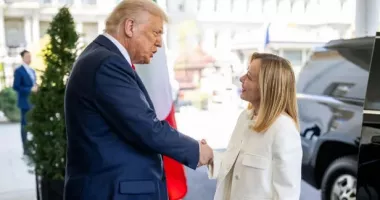 Stire din Actualitate : Donald Trump salută disponibilitatea Giorgiei Meloni de a ajuta SUA și Israelul în războiul cu Iranul