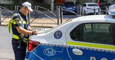Stire din Eveniment : Șoferii străini ar putea fi obligați să plătească amenzile înainte de a părăsi România