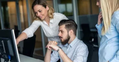 Stire din Economie : Nu toate litigiile trebuie să ajungă în instanță! Cât de important este arbitrajul pentru mediul de afaceri