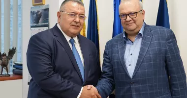 Stire din Economie : Companii din România, șansă de a participa la planul de reconstrucție a Ucrainei
