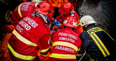 Stire din Eveniment : Tragedie în ziua de Paște. Un bărbat a murit, iar alte patru persoane au ajuns la spital în urma unui accident