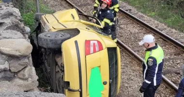 Stire din Eveniment : Tragedie pe șosea. O persoană în stop cardio-respirator după un accident cu mai multe mașini