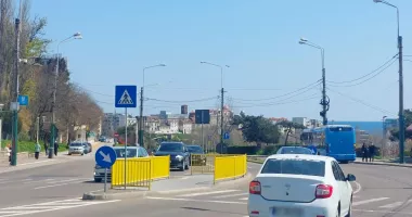Stire din Social : Sistemul de iluminat public de pe strada Termele Romane se modernizează