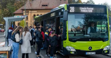 Stire din Actualitate : Iată orașul din România unde turiștii și localnicii merg gratis cu transportul în comun o zi pe săptămână