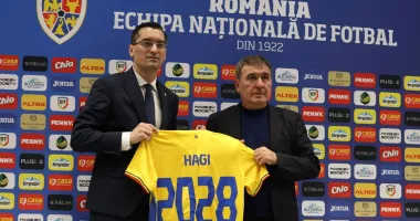 Stire din Sport : Fotbal, echipa națională. Hagi, contract pe patru ani; obiectiv - calificarea la EURO 2028