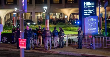 Stire din Actualitate : Reacții ale liderilor lumii după incidentul armat de la Dineul Corespondenților. Mesaje de susținere pentru Trump