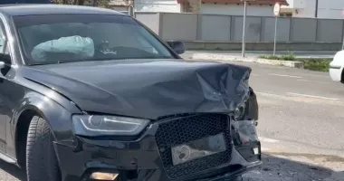 Stire din Eveniment : Accident rutier la Valu lui Traian. O persoană rănită, transportată la spital