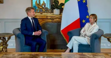 Stire din Actualitate : Prim-ministrul desemnat Peter Magyar a invitat-o pe Giorgia Meloni în Ungaria