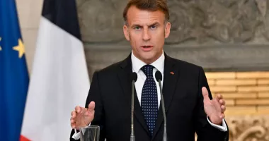 Stire din Actualitate : Franța adoptă legea care facilitează restituirea operelor de artă jefuite în perioada colonială