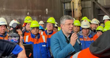 Stire din Economie : Irineu Darău: „Guvernul a îmbunătățit regulile, statul își poată proteja mai rapid capacitățile strategice din industria de apărare“