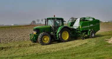 Stire din Economie : APIA: Fermierii pot depune și în week-end cererile de plată în cadrul Campaniei 2026