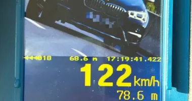 Stire din Eveniment : Tânăr de 19 ani prins cu 122 km/h în localitate, în Lazu: „N-am știut că există limită de viteză”