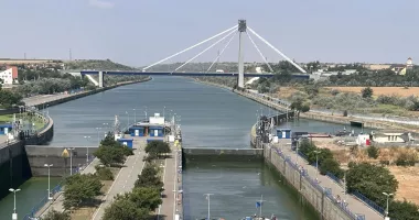 Stire din Economie : Canalul Dunăre-Marea Neagră, de la aniversare la investiții de anvergură