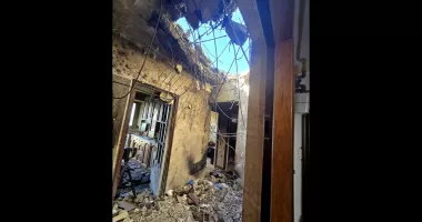 Stire din Eveniment : Imagini cu apartamentul din Galați peste care s-a prăbușit drona rusească