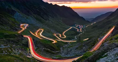 Stire din Actualitate : Transalpina s-a redeschis după aproape opt luni! Șoferii pot circula din nou pe cea mai înaltă șosea din România