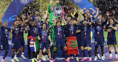 Stire din Sport : PSG câștigă Liga Campionilor pentru al doilea an consecutiv, după o finală dramatică cu Arsenal