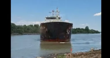 Nava L1L STELLA, eșuată pe Canalul Sulina. O echipă din cadrul Căpităniei Portului Tulcea, la fața locului