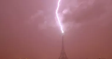 Europa, sufocată de un val de căldură extrem. Recorduri de temperatură, furtuni violente și zeci de victime