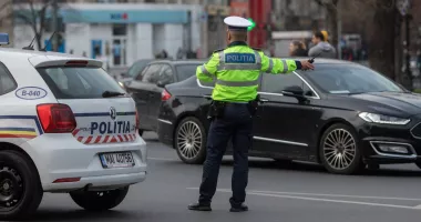 Stire din Eveniment : Profesor trimis în judecată după ce a oferit mită unui polițist pentru a scăpa de amendă