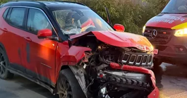 Patru oameni au scăpat ca prin minune după un accident devastator