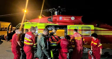 Premieră pentru medicina de urgență din România. Pacientă asistată ECMO, transportată cu un Black Hawk