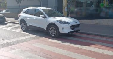 Stire din Social : Opririle și staționările neregulamentare sancționate de polițiștii locali