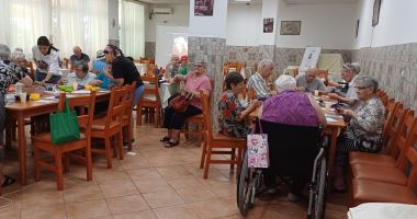 Stire din Social : Creativitate și îndemânare la Căminul pentru Persoane Vârstnice din Constanța!
