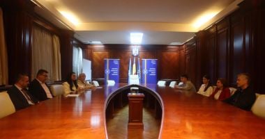 Stire din Cultură-Educație : Elevi de 10 premiați de prefectul Constanței