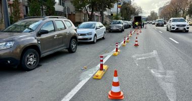 Stire din Social : Confort Urban a demarat lucrările de montare a separatorilor de trafic pentru crearea benzii unice de transport public pe bulevardul Alexandru Lăpușneanu