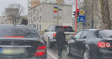 Stire din Social : Polițiștii locali constănțeni atrag atenția: Spune STOP exploatării și cerșetoriei!