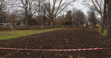 Galerie FOTO Parcul de la Gară va avea plantați puieți noi și un spațiu verde mai mare - 6