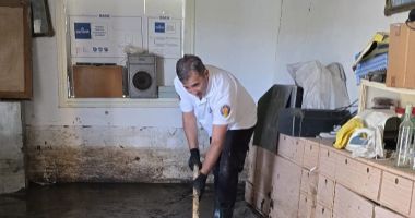 Peste 50 de agenți Zip Escort alături de voluntari au plecat în această dimineață către Galați să ajute la curățarea caselor celor afectați de inundații - 5