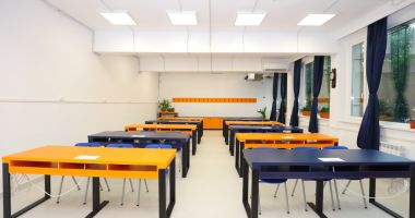 Stire din Politică-Administrație : Condiții moderne pentru studiu. Primăria Constanța investește în dotarea școlilor