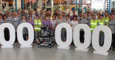 Stire din Economie : Motiv de sărbătoare la Dacia: 100.000 de motoare TCe 90 fabricate