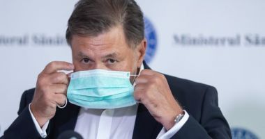 Stire din Sănătate : Rafila: "Actualul sezon este mai intens în ceea ce priveşte virozele. Eu încurajez lumea să se vaccineze"