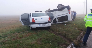 Stire din Eveniment : Un microbuz cu pasageri și un autoturism s-au ciocnit. Patru victime!