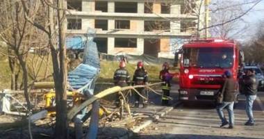 VIDEO. MACARA PRĂBUȘITĂ PE STRADA TRAIAN DIN CONSTANȚA. MAȘINI AVARIATE ȘI O VICTIMĂ! - 4